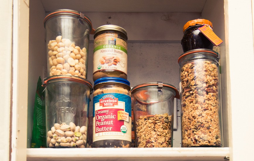 6 Healthy Office Snacks to Eat at Your Desk - The Coveteur - Coveteur