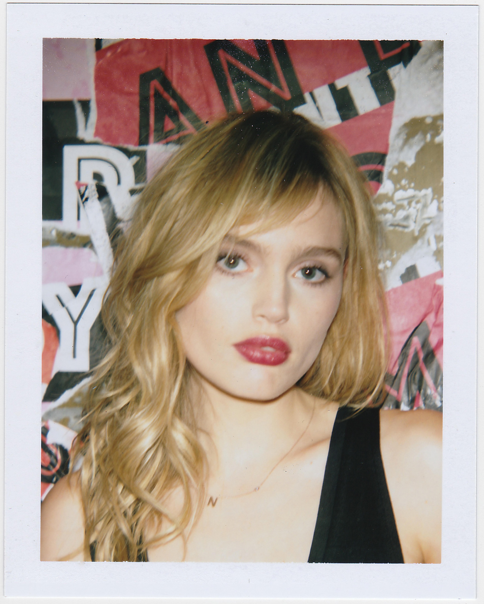 model staz lindes talks makeup skincare more coveteur model staz lindes talks makeup skincare more coveteur