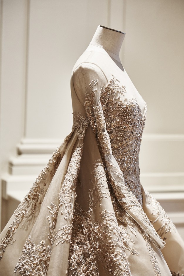 A Breakdown Of The Final Dress In Elie Saab S Spring 2017 Collection 1 11