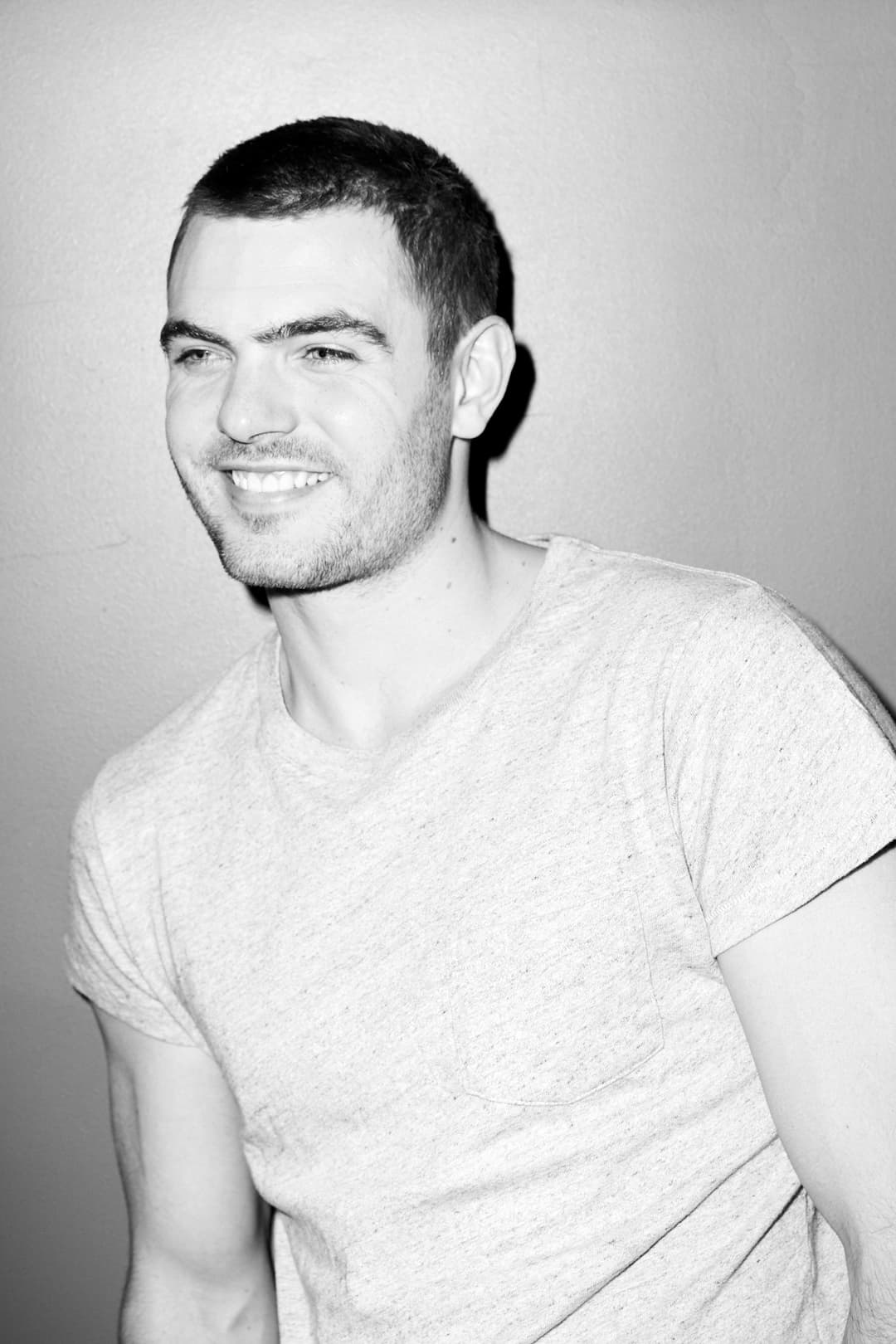 Alex Roe Talks Forever My Girl, His Singing Ability, and More