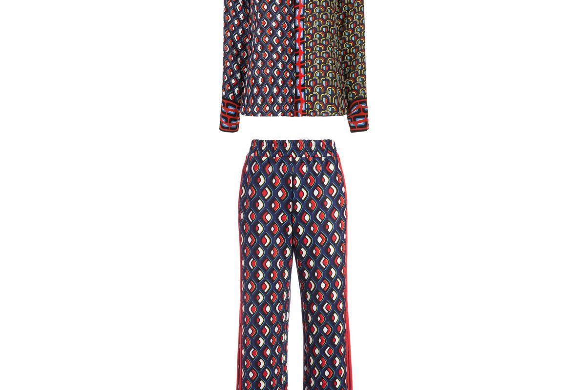 alice and olivia willa large collar placket top and alice and olivia benny side stripe track pant