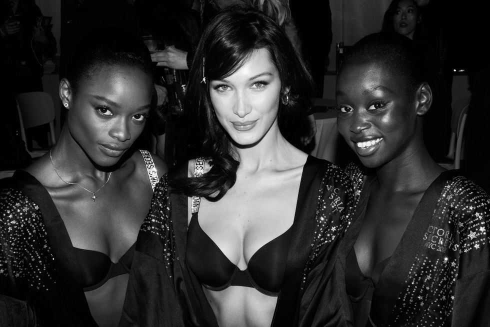 bella hadid 2018 victoria's secret fashion show