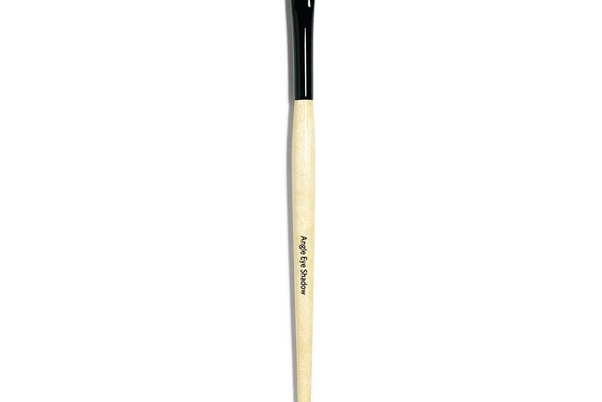 bobbi brown angle eye shadow brush