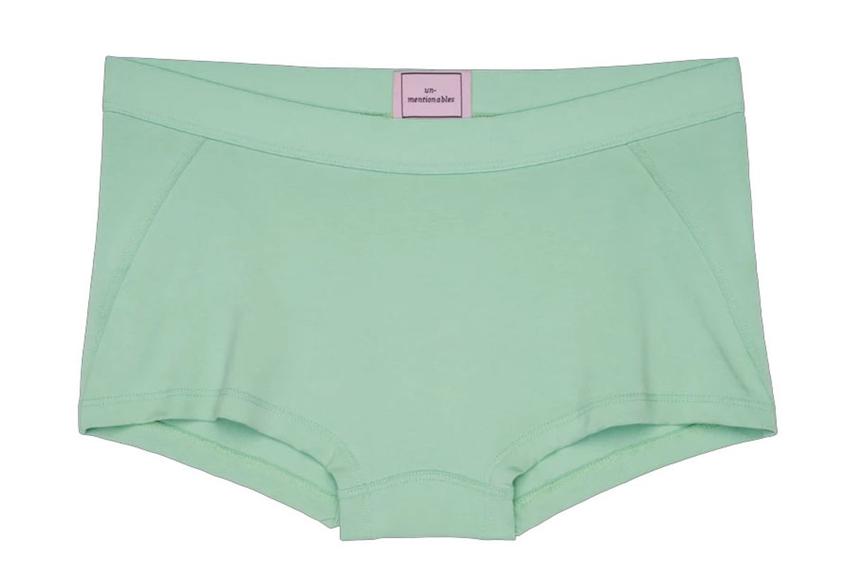 boy smells jade flat front trunk