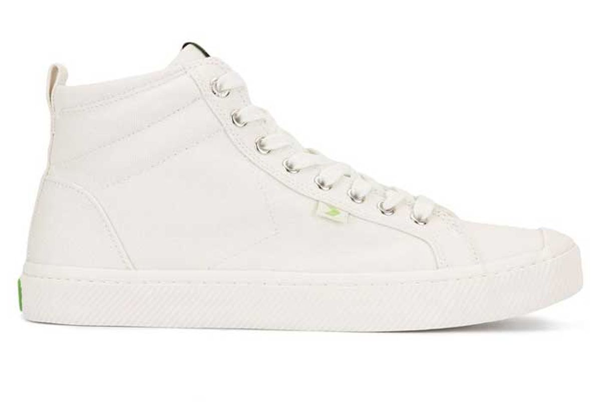 cariuma white canvas oca high