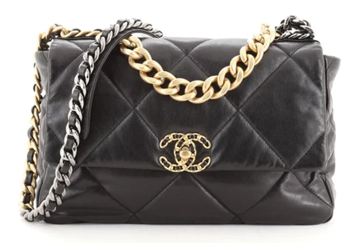 chanel 19 quilted flap bag
