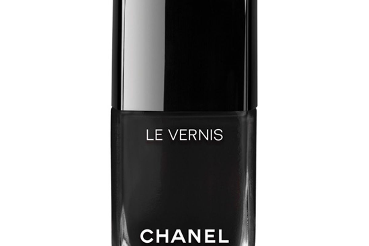 chanel le vernis longwear nail color celebrity