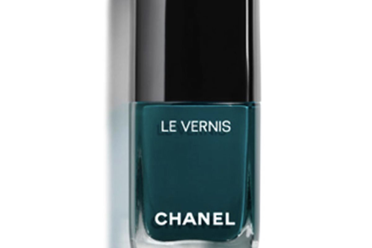 chanel le vernis longwear nail color in vert 31