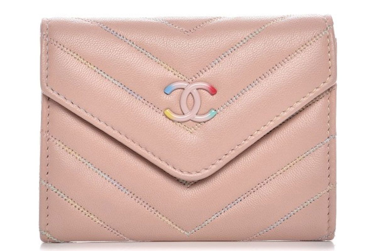 chanel quilted chevron card holder