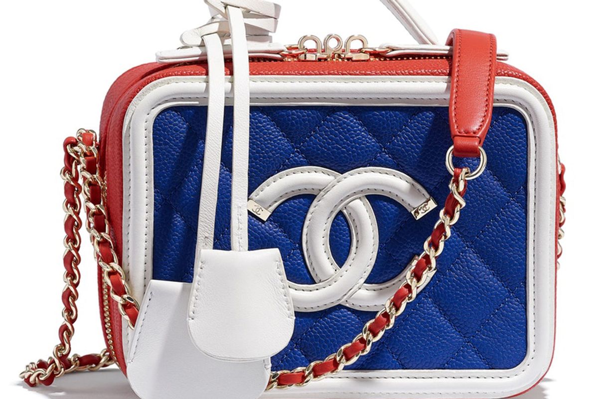 chanel quilted vanity case