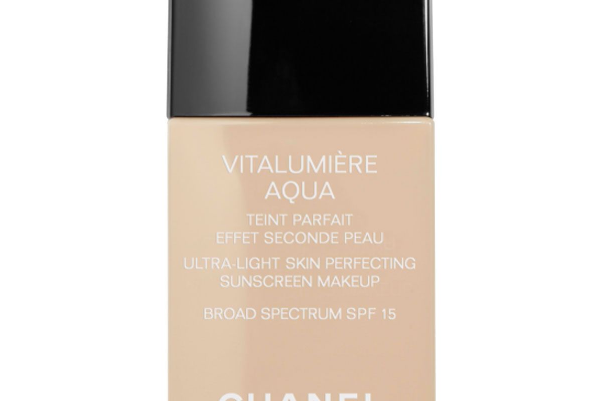 chanel vitalumiere aqua untra light skin perfecting sunscreen makeup