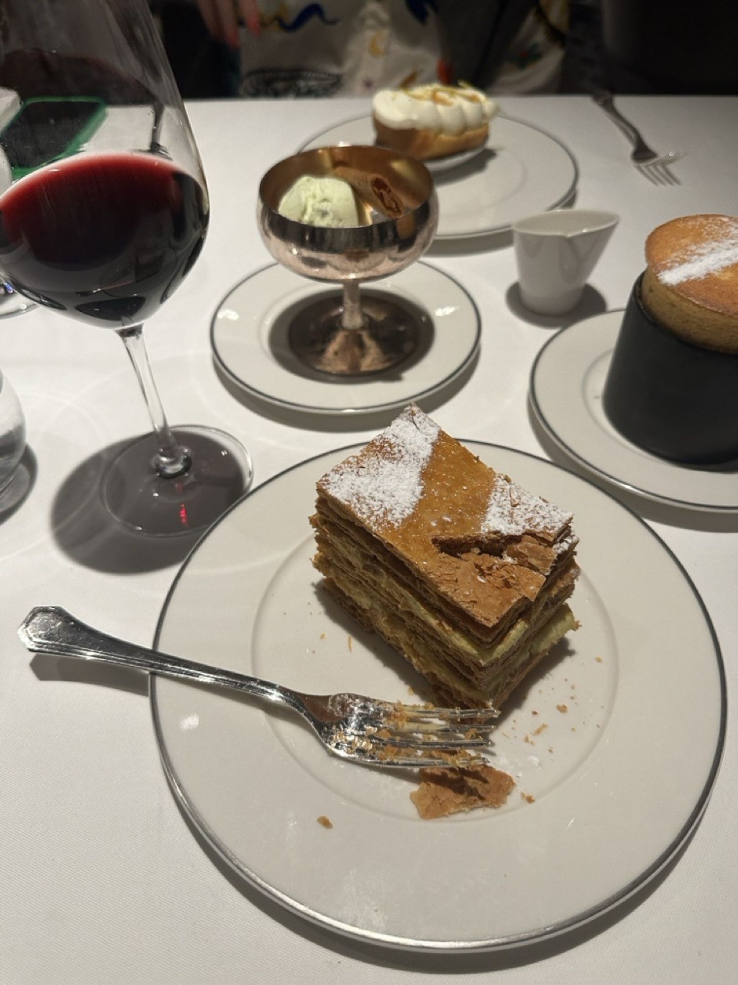 chic cruise dinner