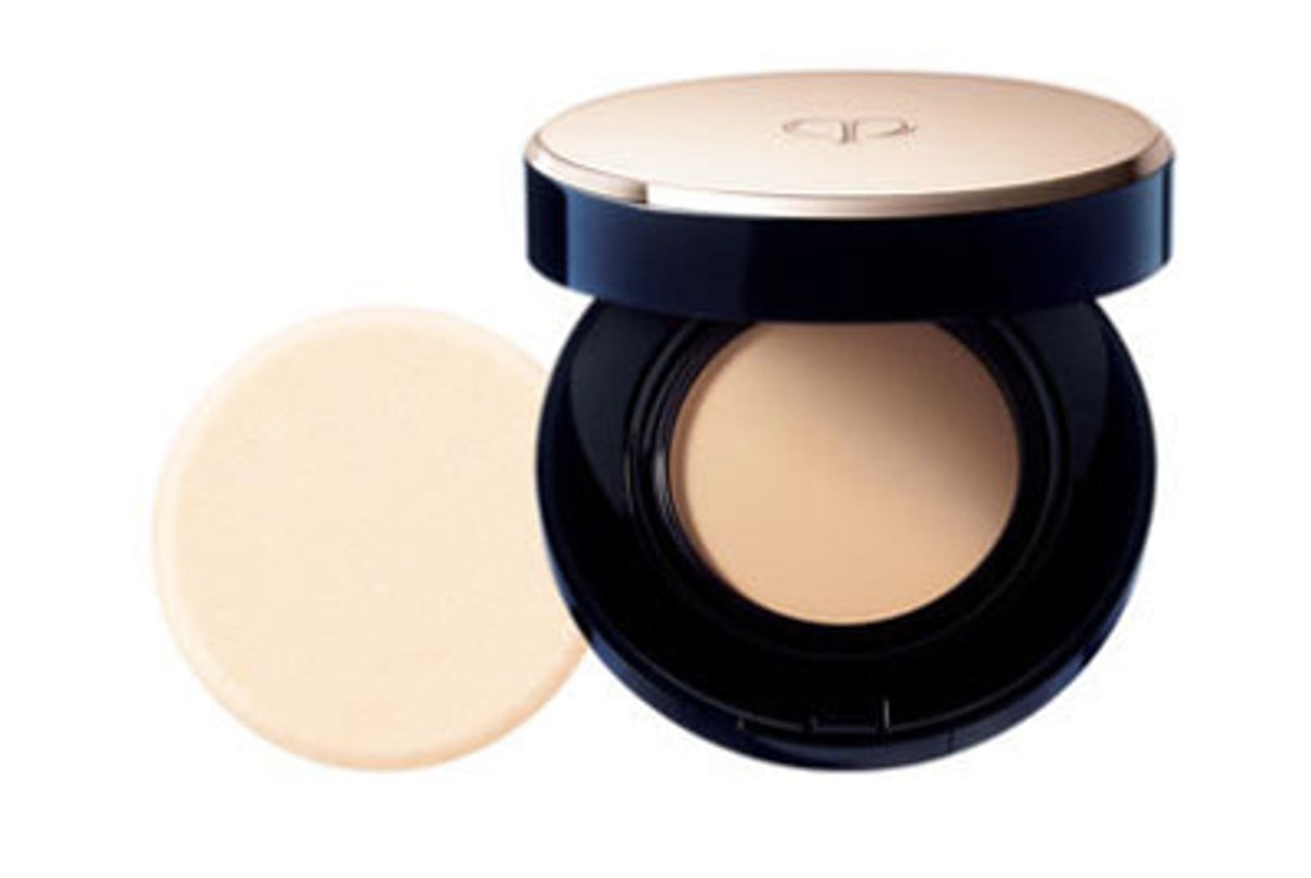 cledepau beaute radiant cream to powder foundation