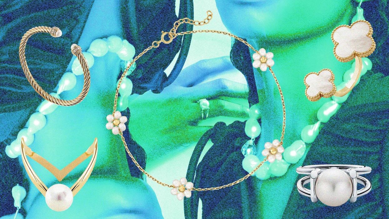 Louis Vuitton® LV Eclipse Pearls Earrings Dore. Size in 2023  Womens  fashion jewelry, Fashion jewelry, Women accessories jewelry