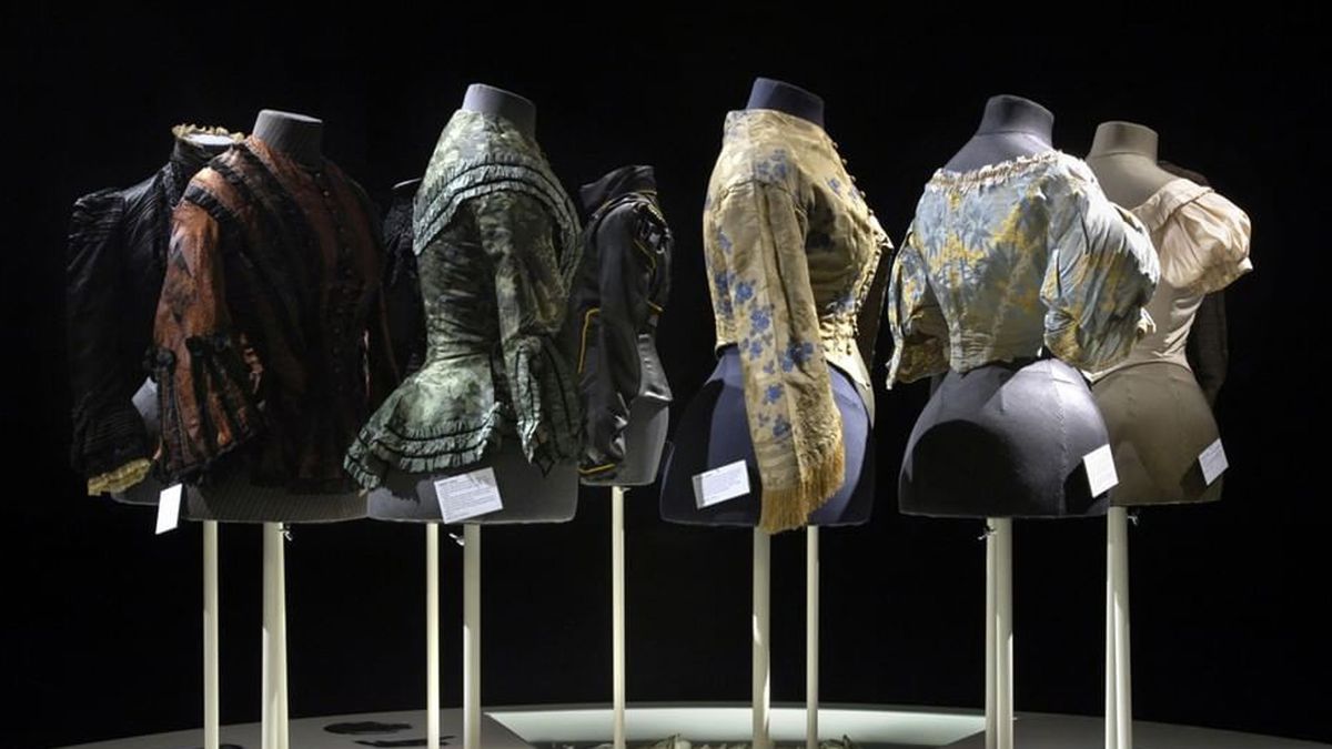 online fashion museum exhibits