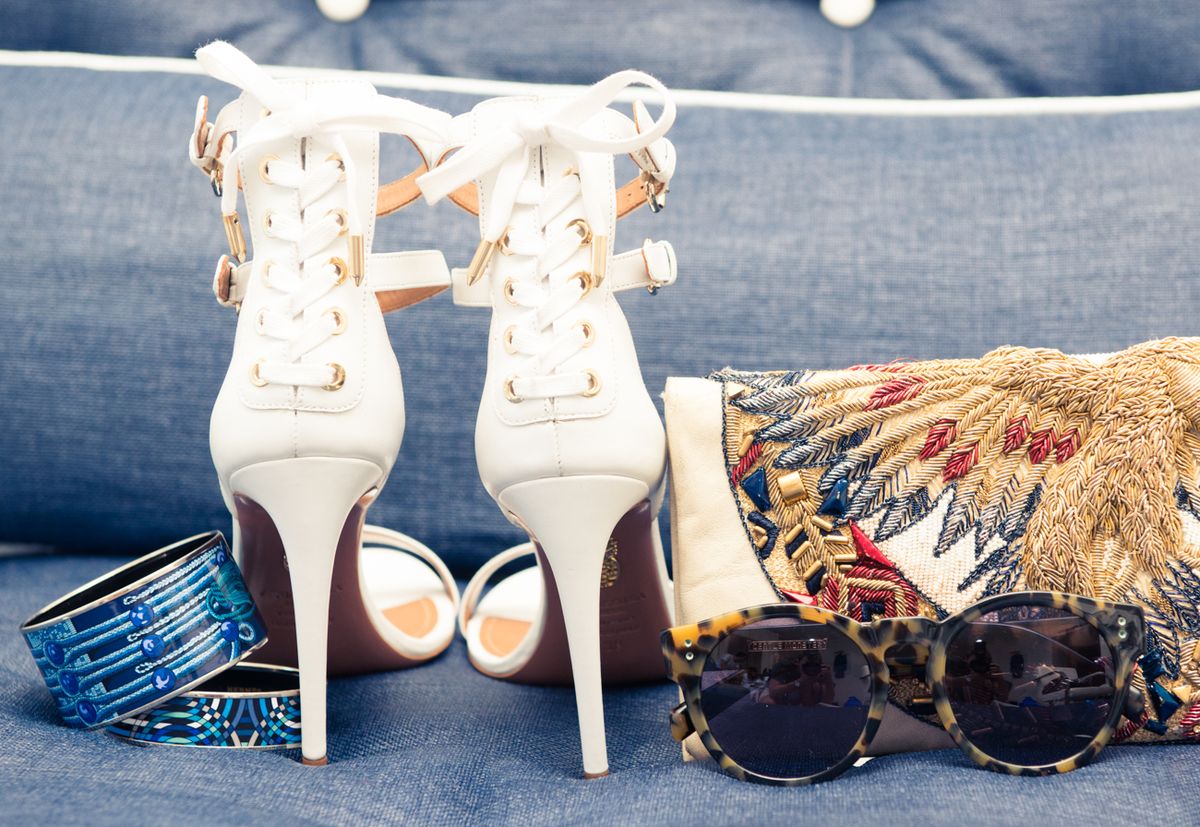 How to Deal With Every Awkward Wedding Situation