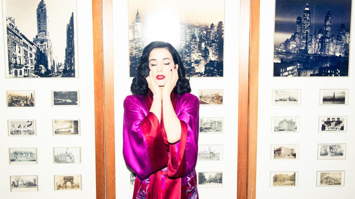 How to Seduce Dita Von Teese