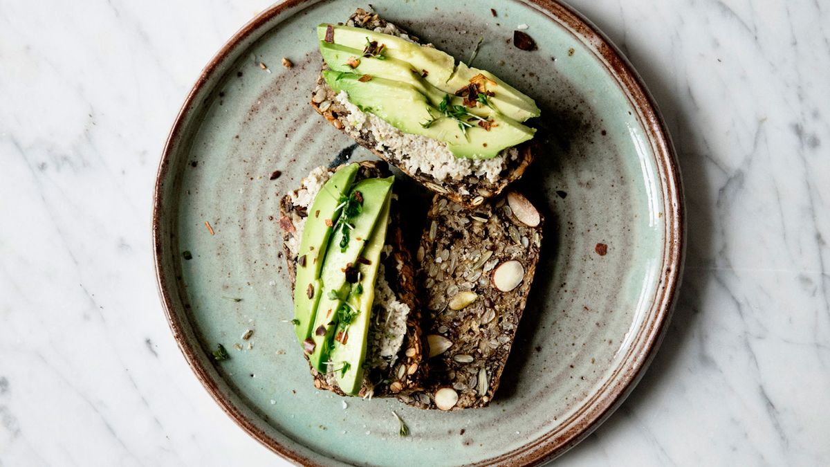 An Easy Grain & Gluten-Free, Paleo-Friendly Bread Recipe Actually Exists