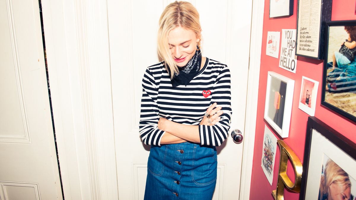 We’re Seeing This Denim Style Absolutely Everywhere