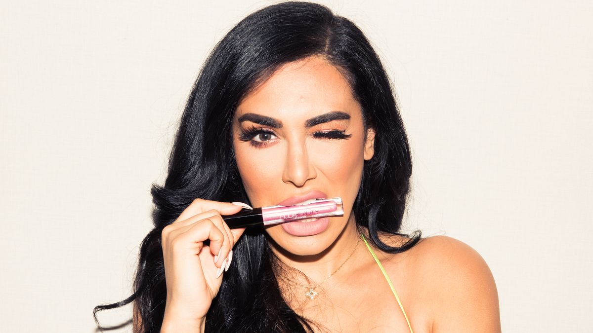 Everything We Found in Huda Kattan’s Makeup Bag