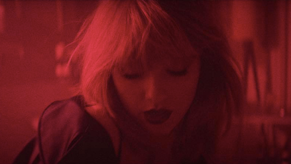 Even Taylor Swift's a Fan of This Sexy Fashion Trend