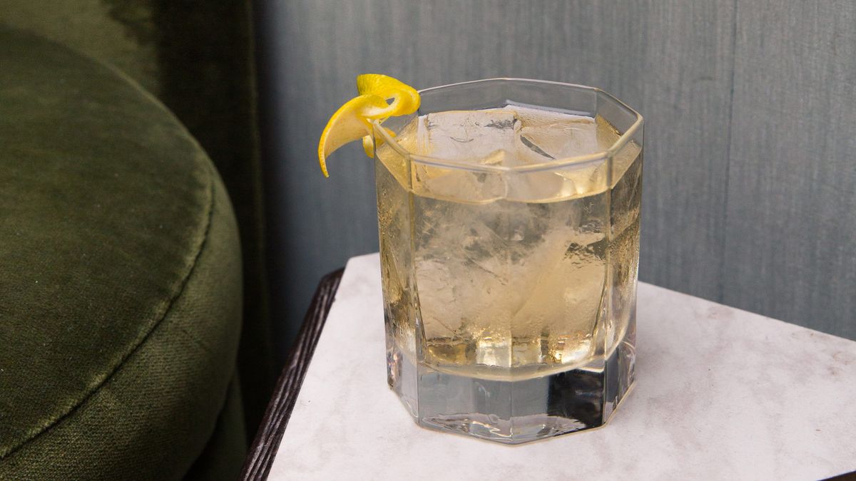 Champagne Is Officially Our Favorite Drink for Fall