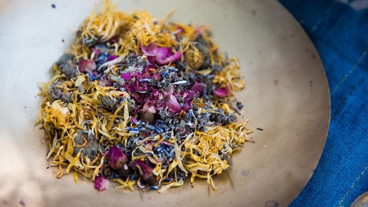 2 Hippie Beauty Treatments To Add to Your Routine, ASAP