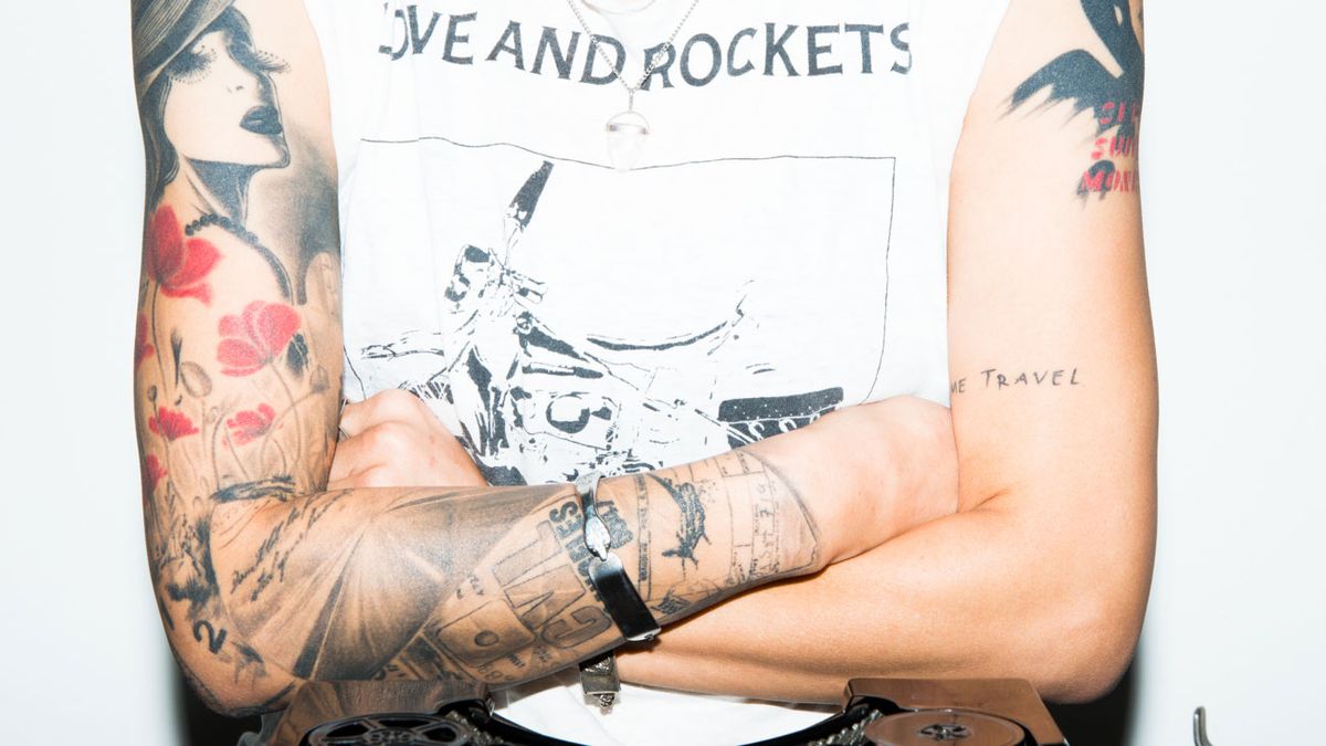 What Female Tattoo Artists Have To Say About Tat Calling Coveteur Inside Closets Fashion Beauty Health And Travel What Female Tattoo Artists Have To Say About Tat Calling Coveteur Inside Closets Fashion Beauty Health And Travel