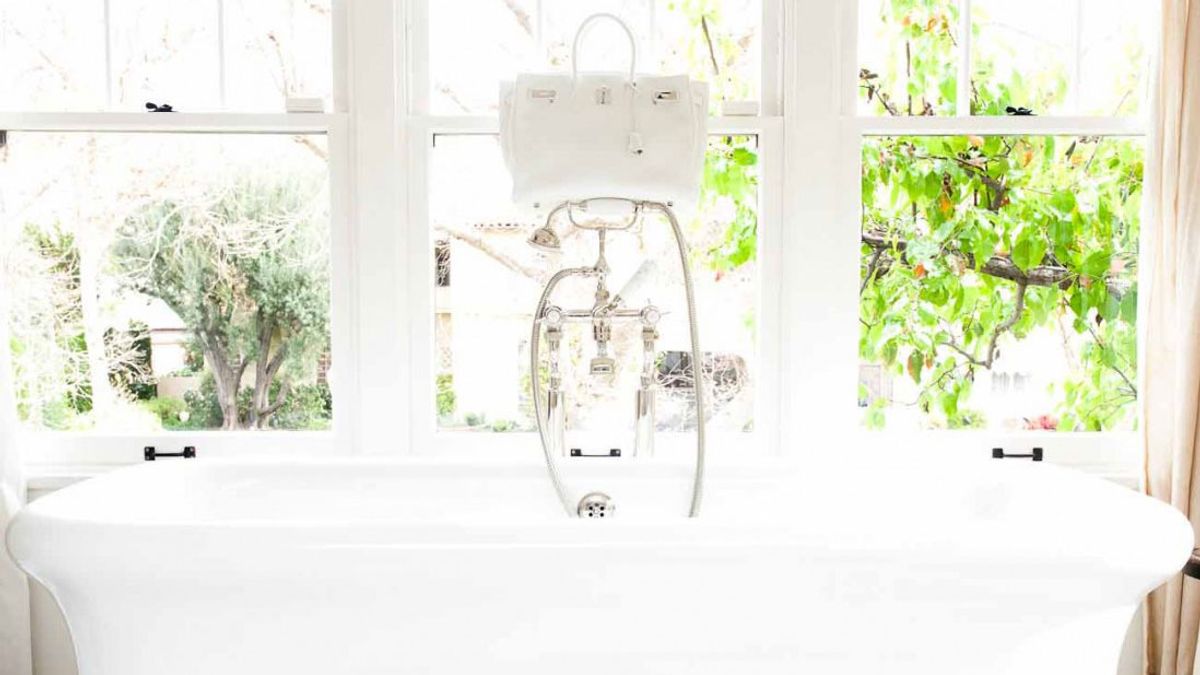 What Happened When I Tried a Digital Detox Bath