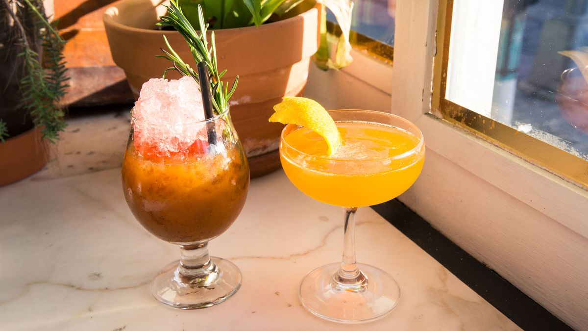 2 Cocktail Recipes to Get You In the Holiday Spirit