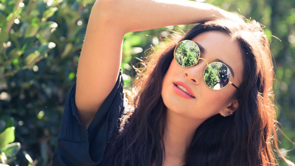 Shay Mitchell Snoozes Her Alarm 20 Times in the Morning