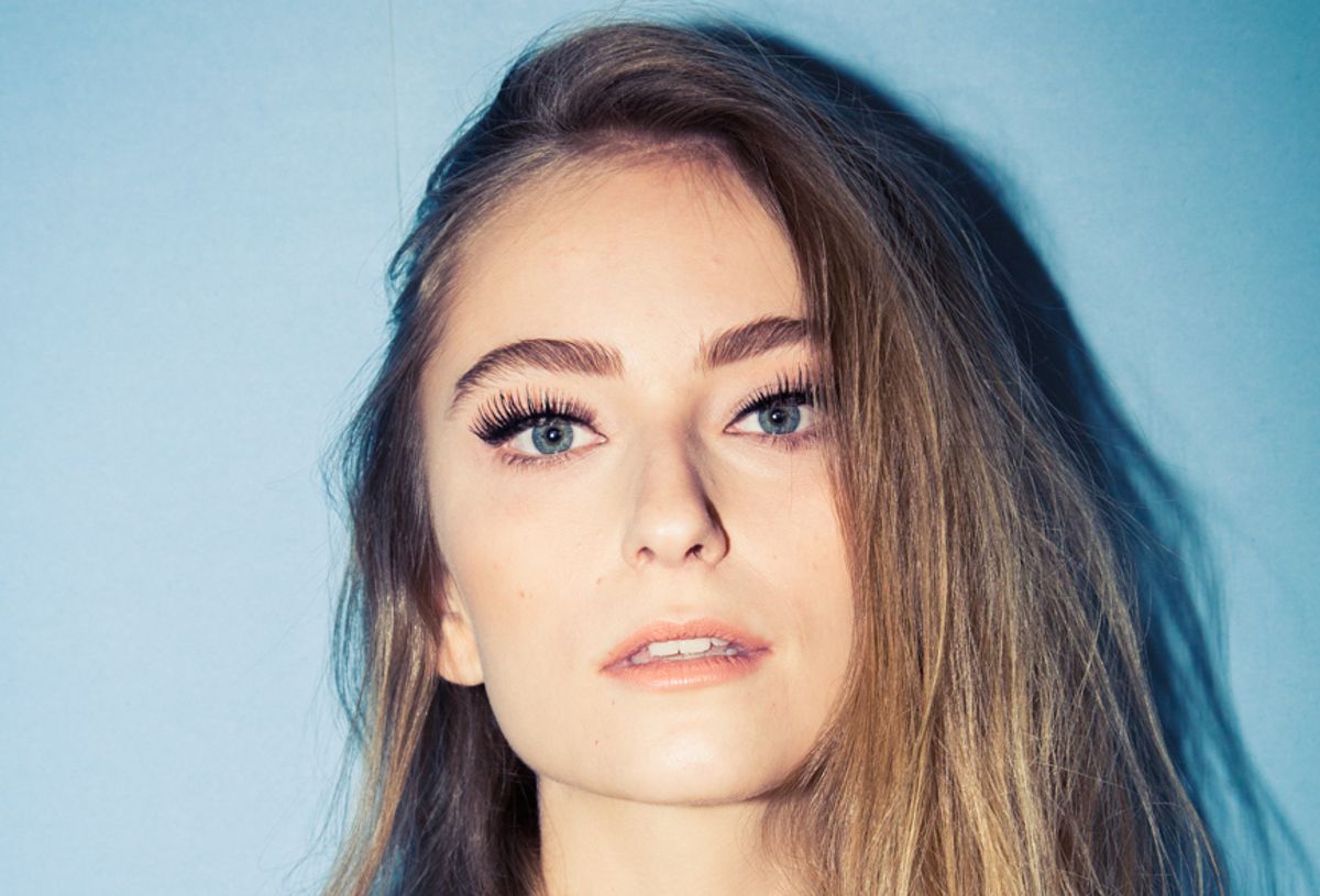 Holiday Beauty How To: Dramatic Lashes