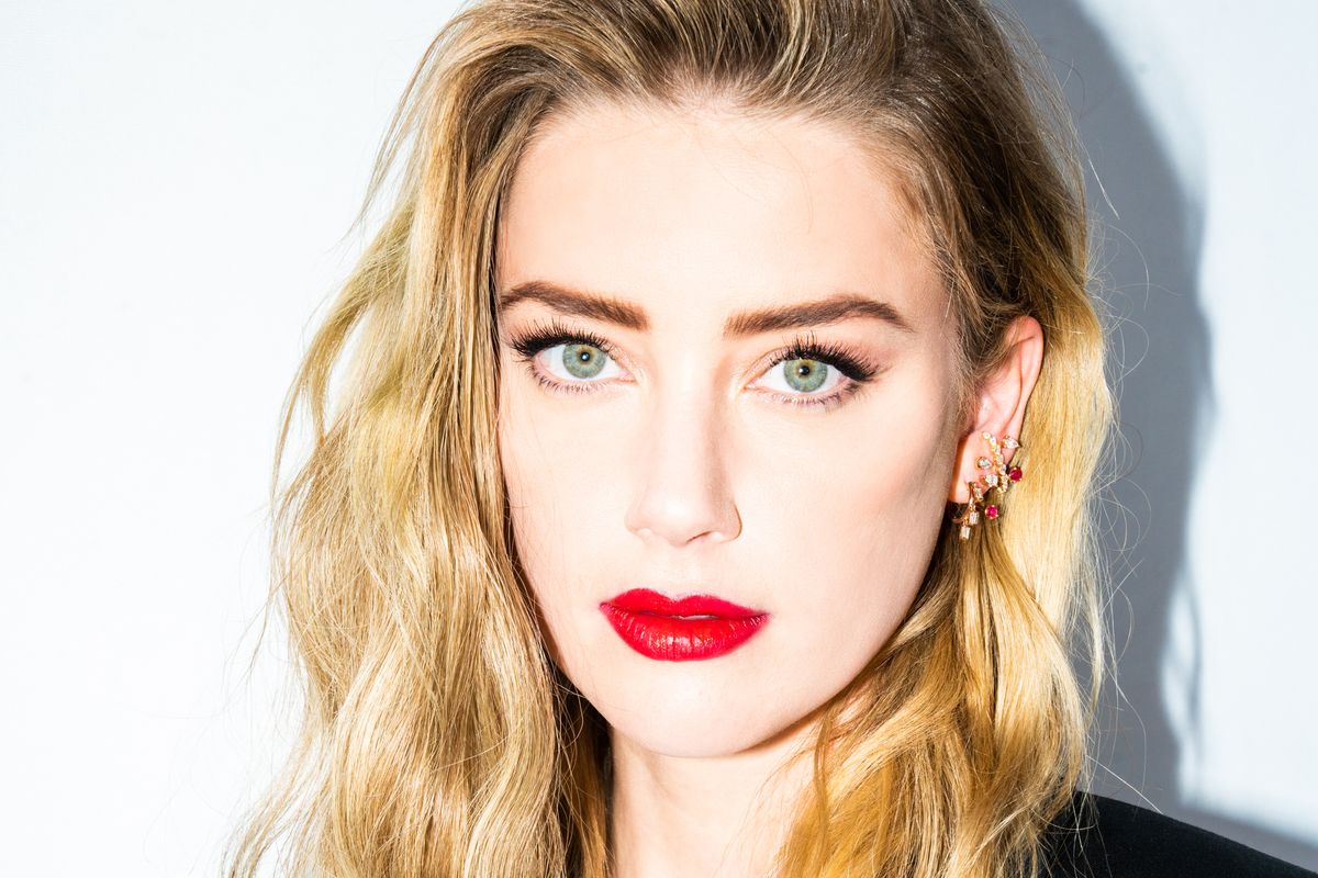 Amber Heard Blares Lil Wayne in the Car Before a Red Carpet & Can't Do Her Own Hair