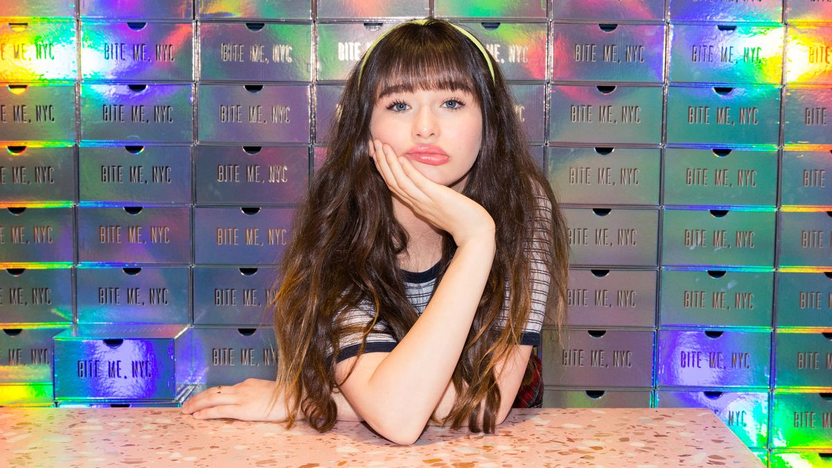 pix Violet Malina Weissman Age of unfortunate events malina weissman