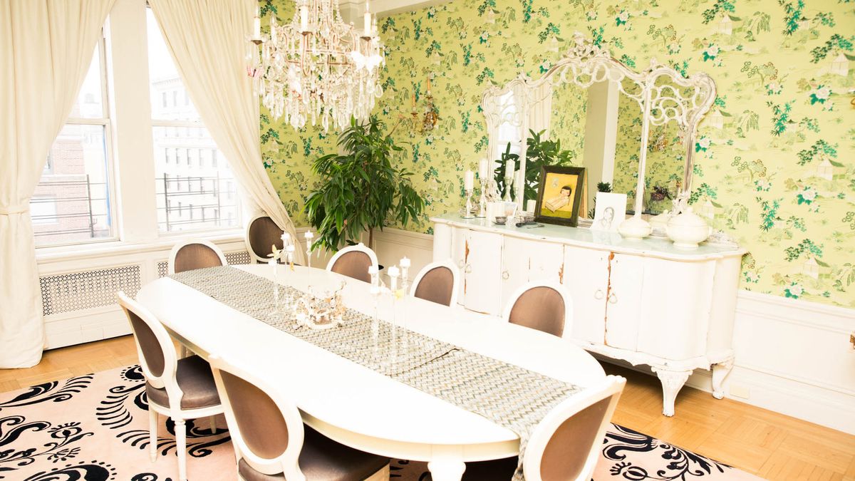 Jeanine Lobell’s Home Is As Colorful as Her Cult-Favorite Line