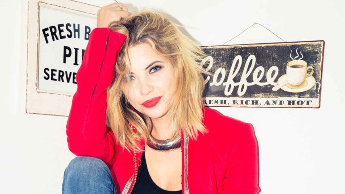 Here’s How to Dress Like a Pretty Little Liar