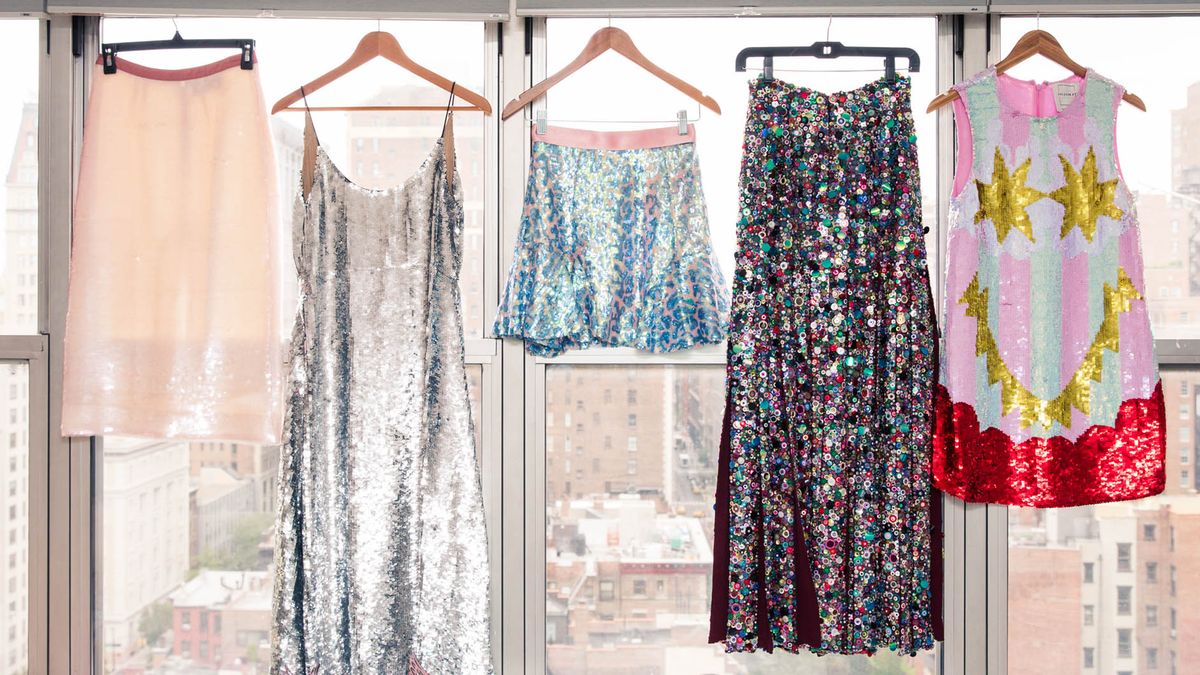 shop holiday looks currently on sale the outnet