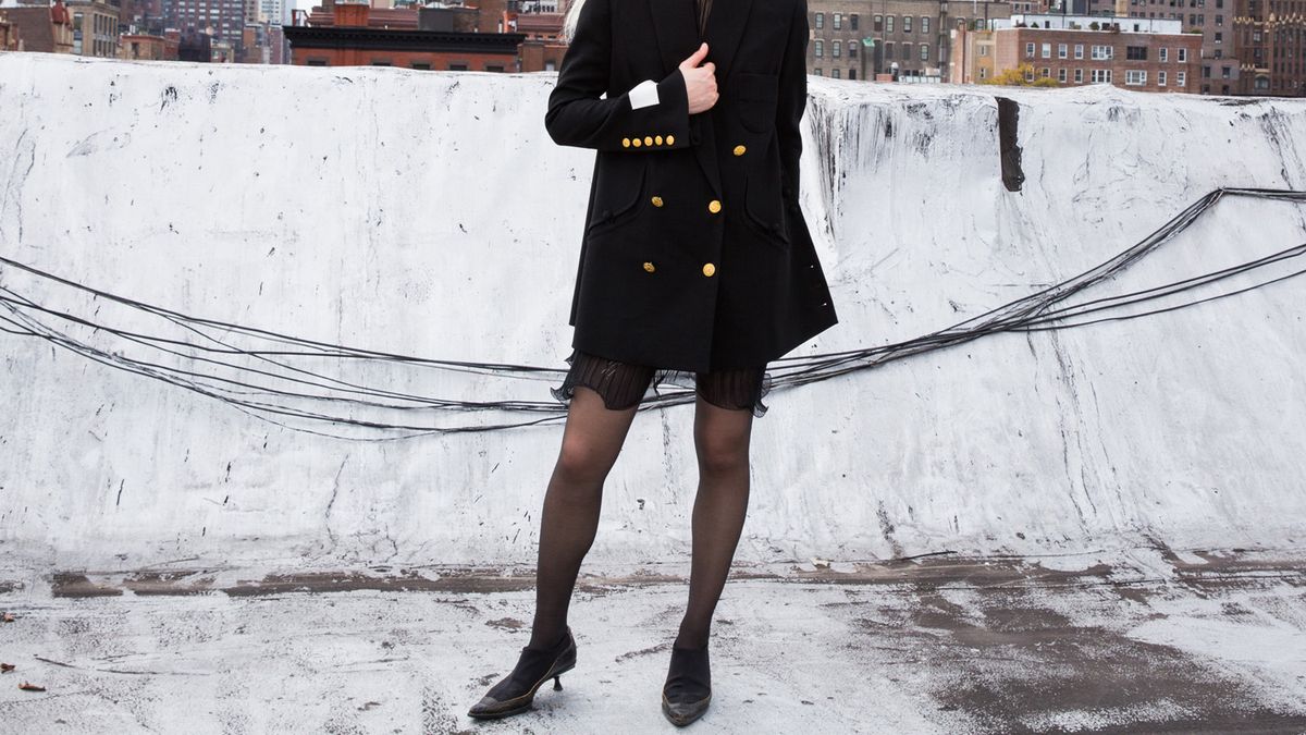 ways to make all black outfits less boring