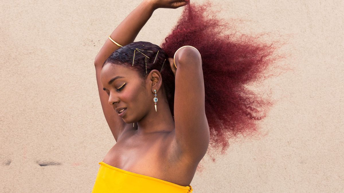 This Summer Hairstyle Actually Looks Better The Bigger Your Hair Gets