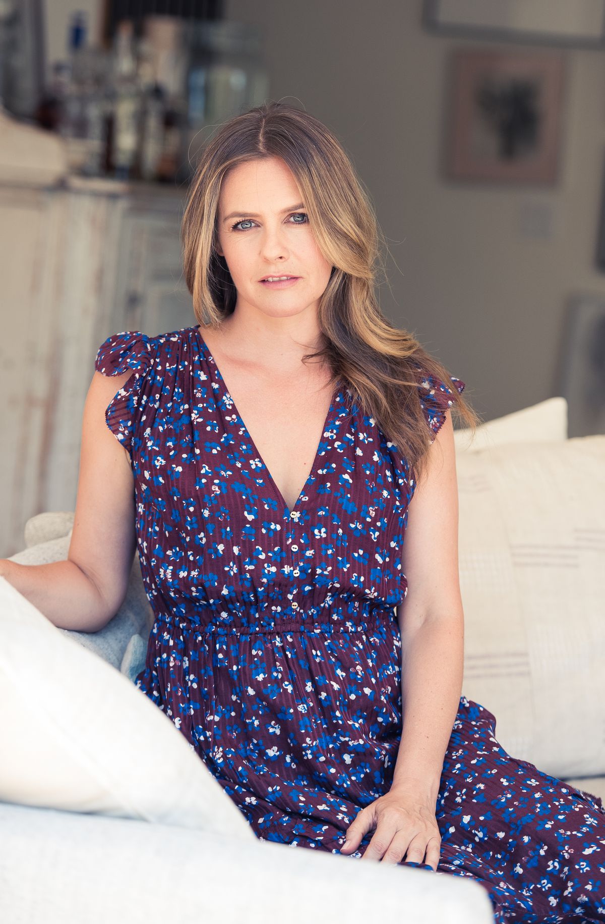inside alicia silverstone closet