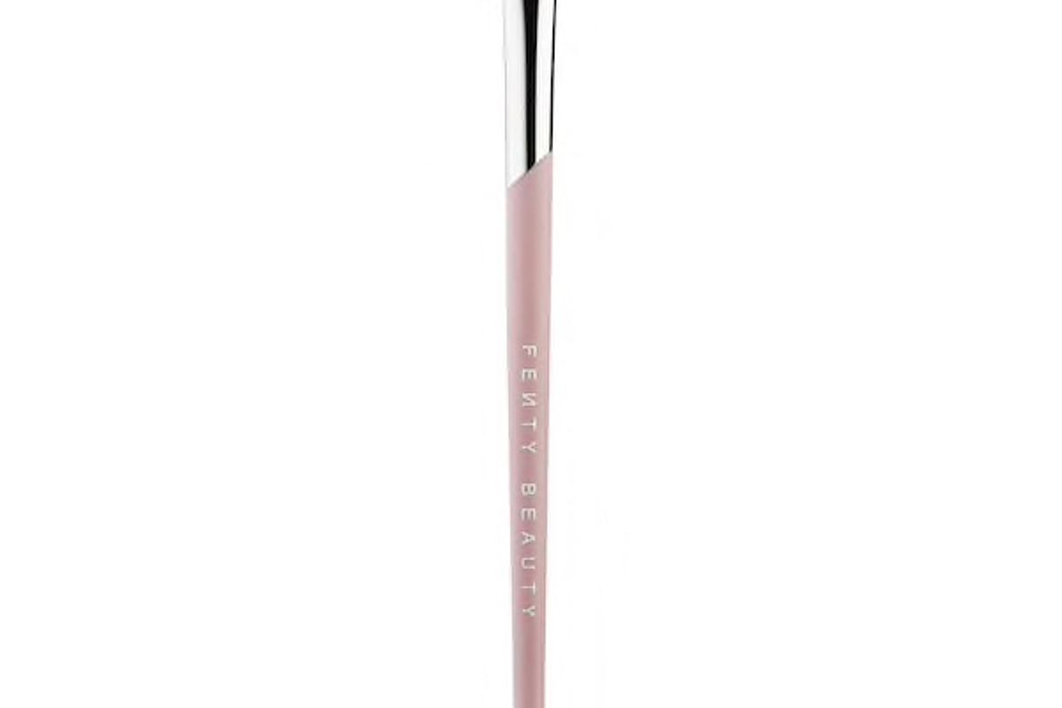 fenty beauty by rihanna precision blending eyeshadow brush 230