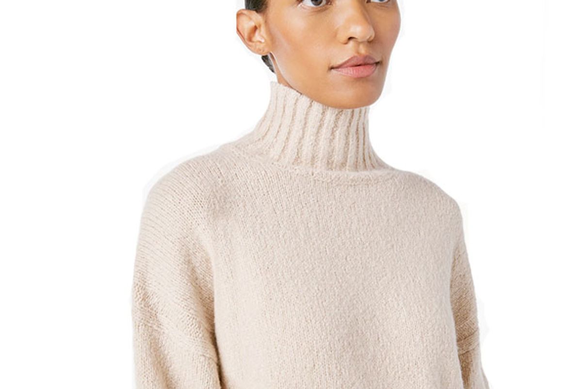 frame side slit turtleneck