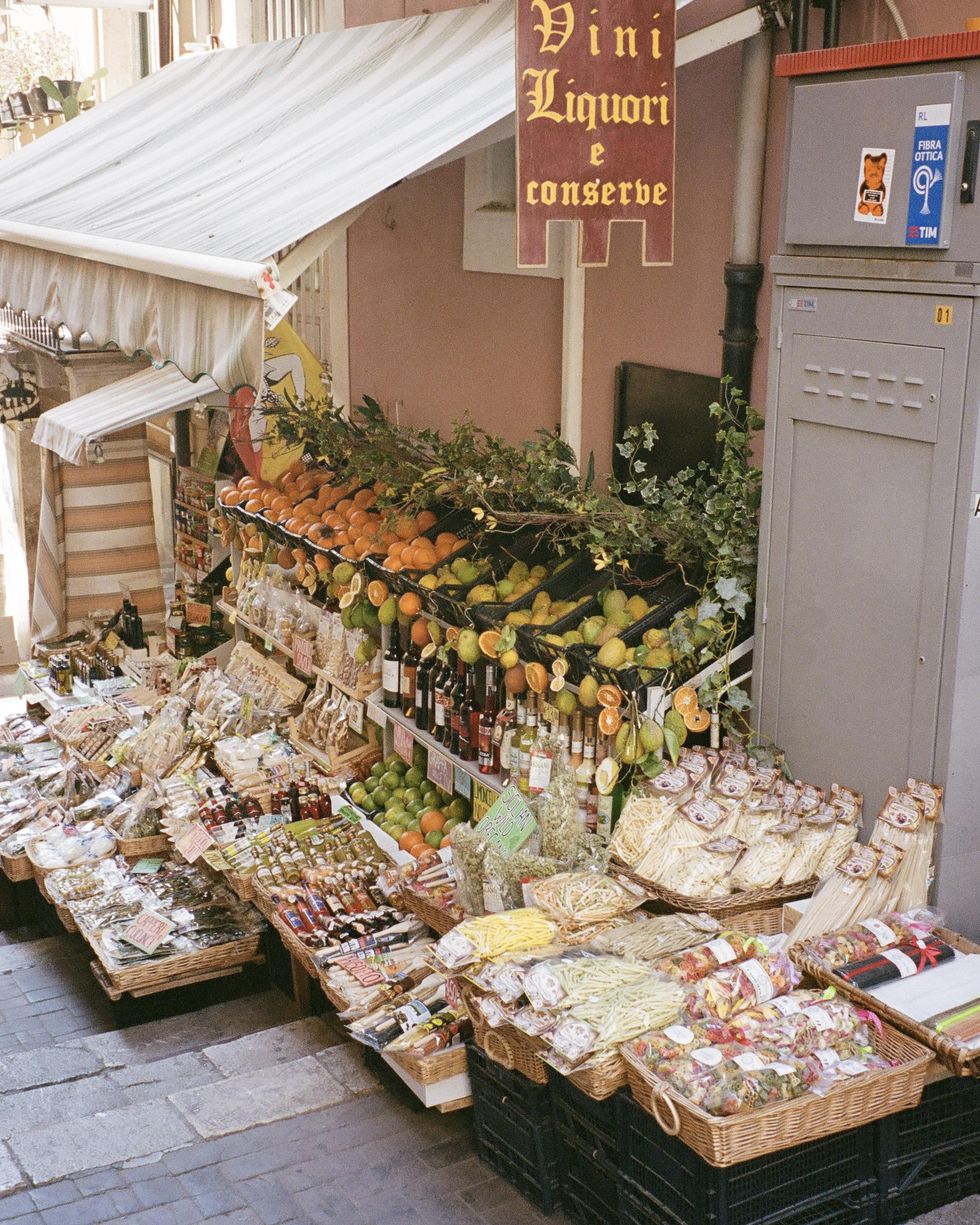 grocery in silicy