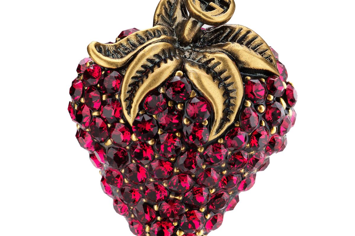 gucci stawberry ring with crystals
