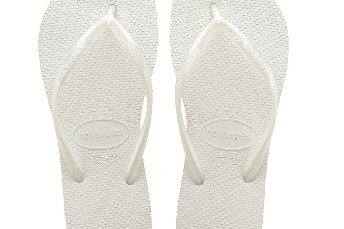 havianas slim flip flops white