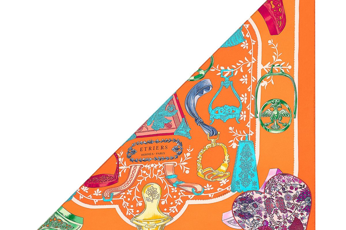 hermes etriers remix application coeur triangle scarf