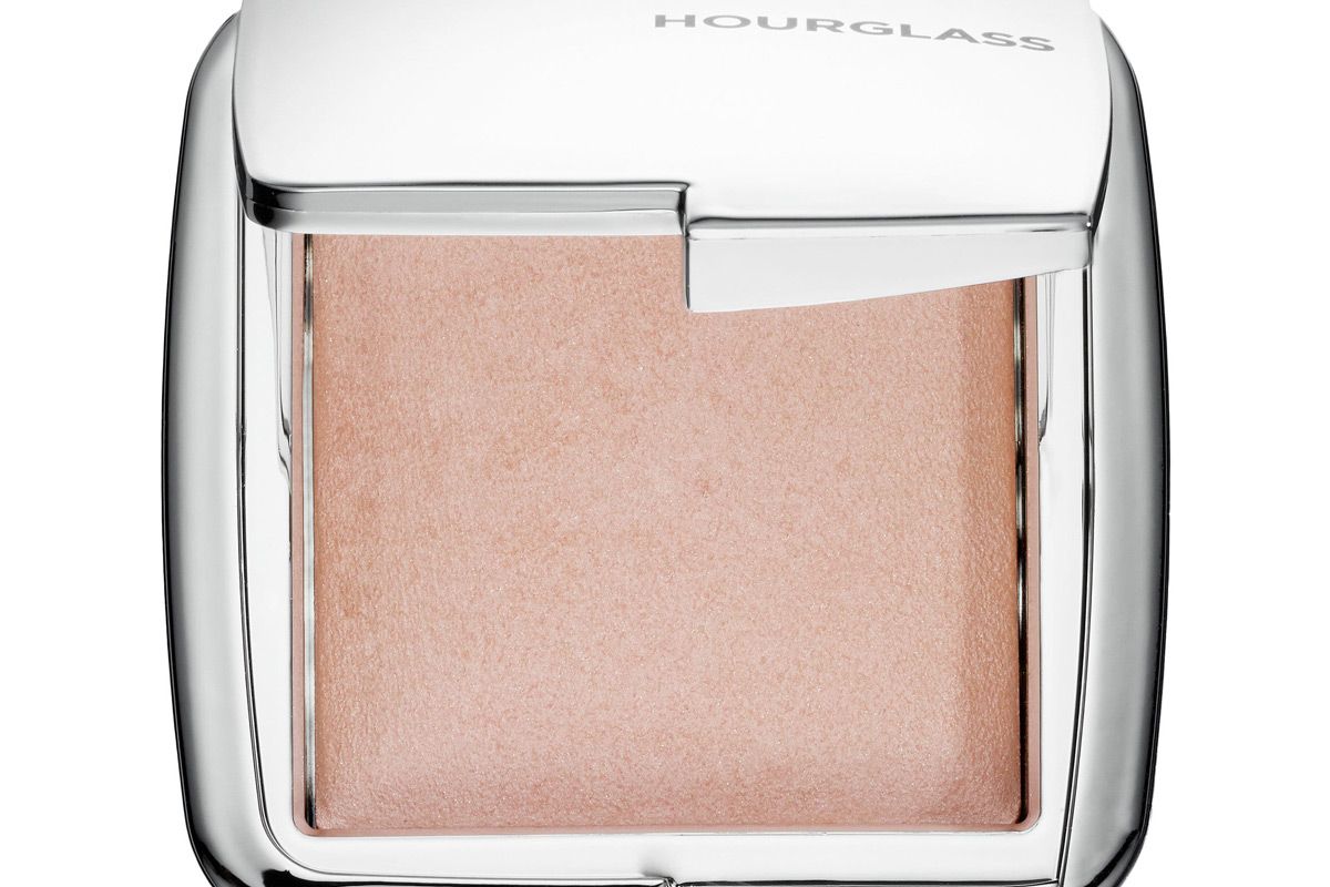 hourglass ambient strobe lighting powder