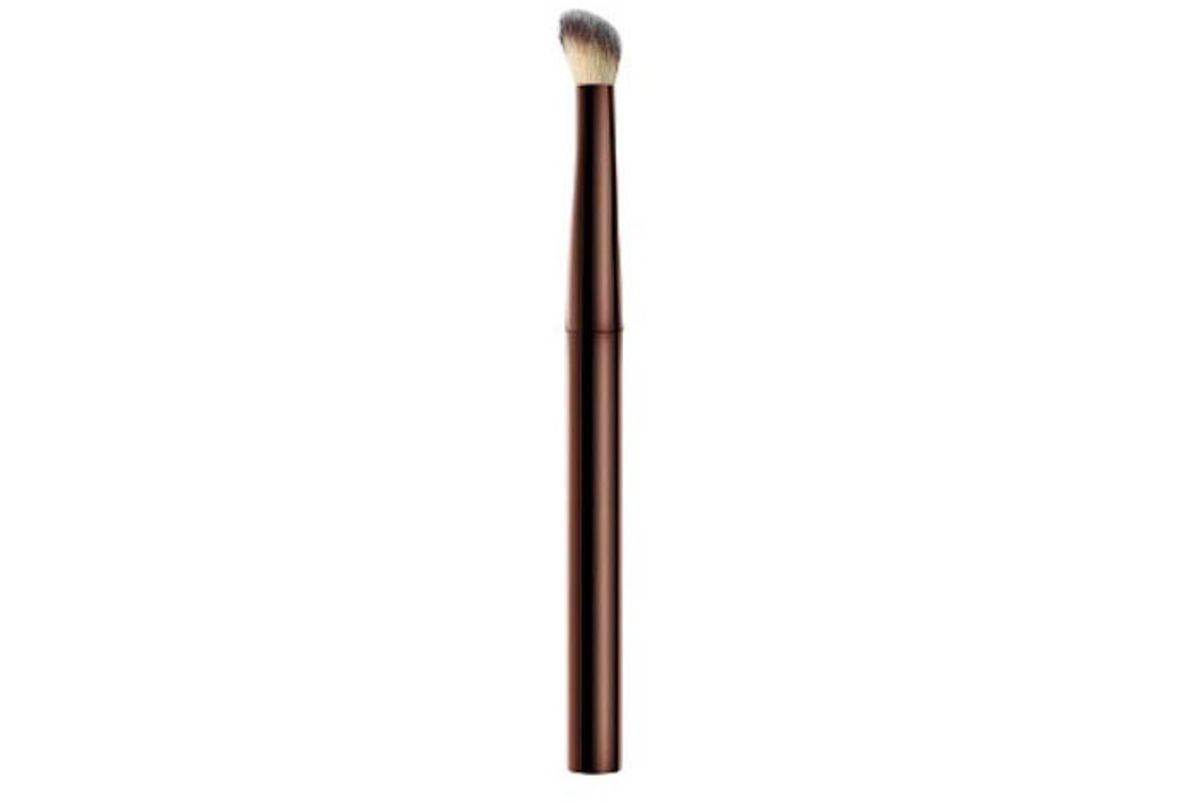 hourglass vanish seamless finish concealer brush