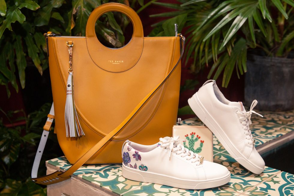 how to add color to wardrobe