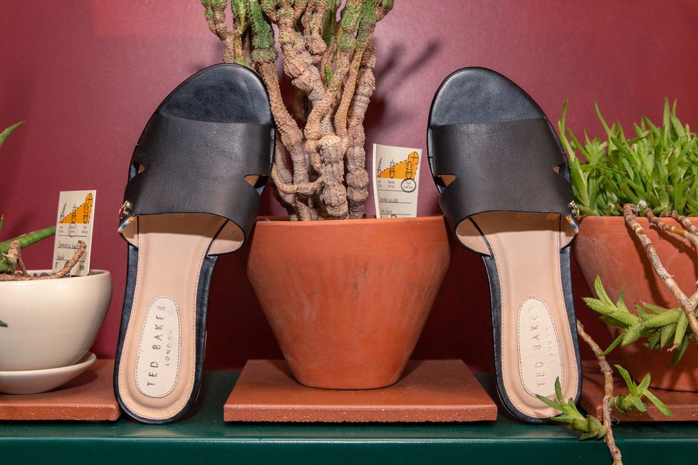 how to add color to wardrobe